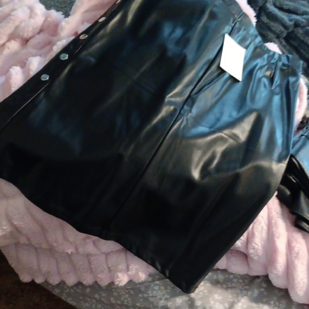 89th & Madison Black Midi Skirt - Picture 1 of 4